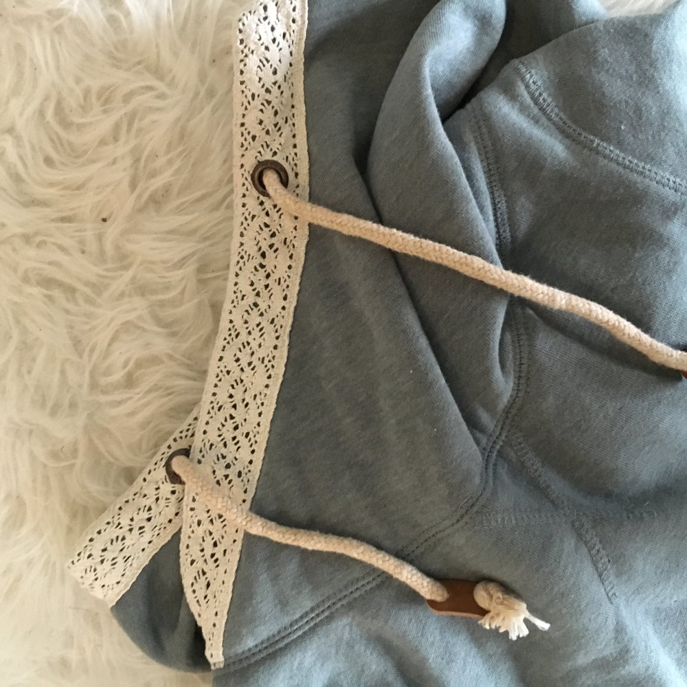 Review Pullover Hoodie Spitze Xs