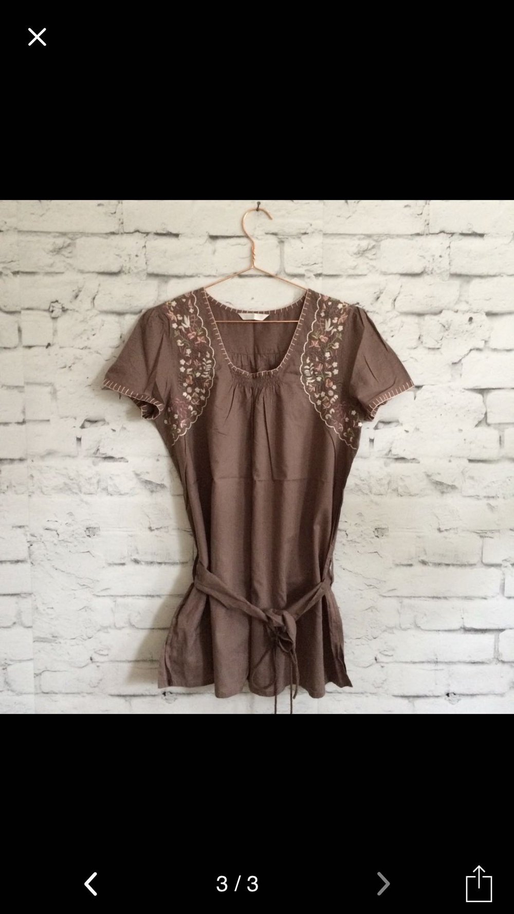 Oberteil mit bunten Stickereien 