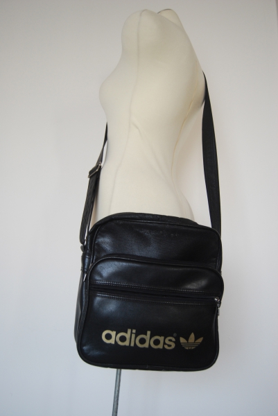 Adidas  Sneakertasche  Umhängetasche  Trendi