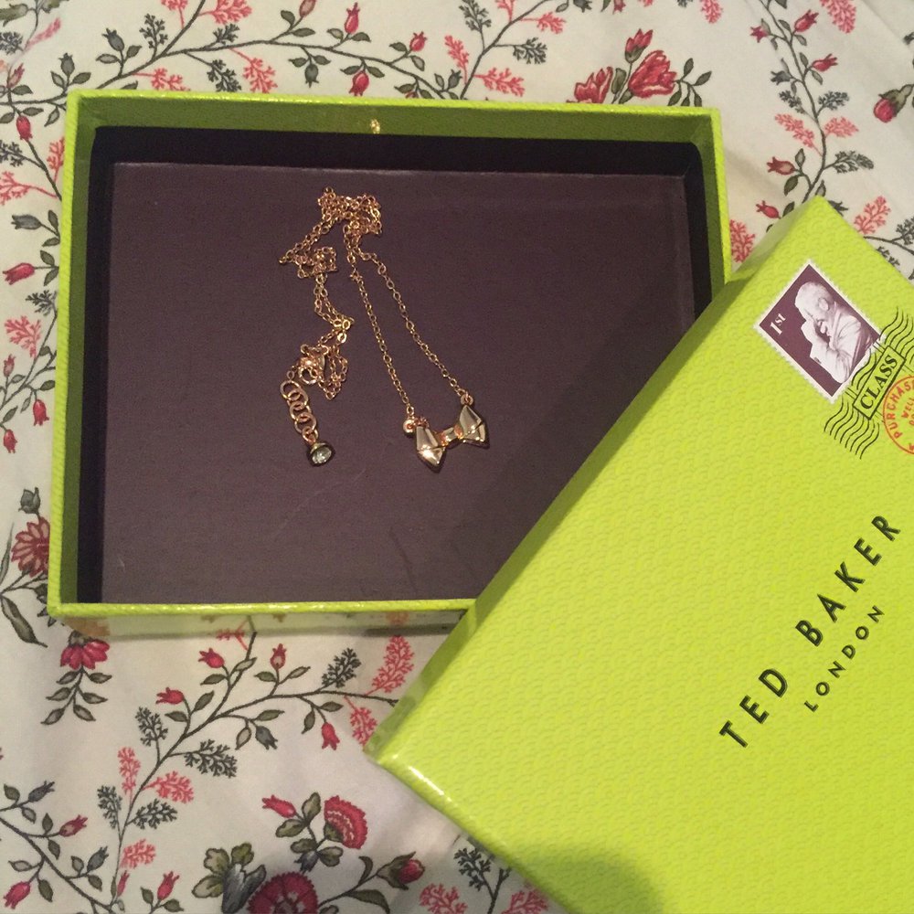 Ted Baker Kette rosegold mit Schleifenanhänger 