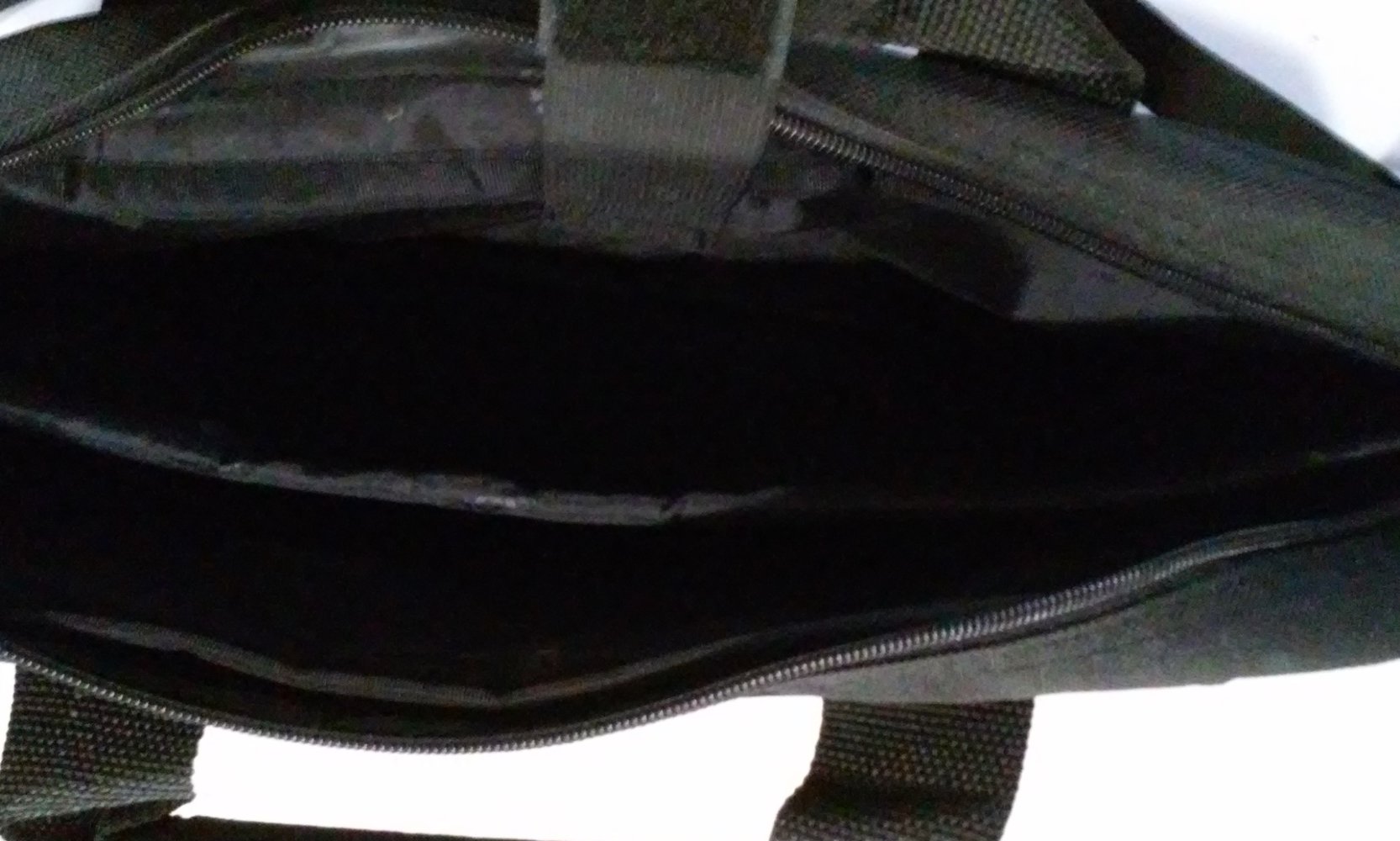 Notebooktasche Laptoptasche Schultasche Aktentasche aus robustem Polyester mit Zubehörfächern und verstärkten Polsterwänden - schwarz 