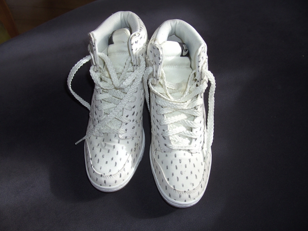 Nike Schuhe mit Keilabsatz