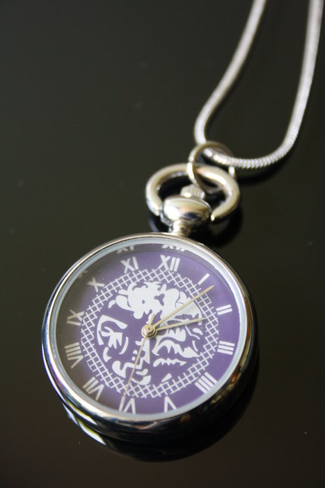 Kette mit Uhr-Anhänger