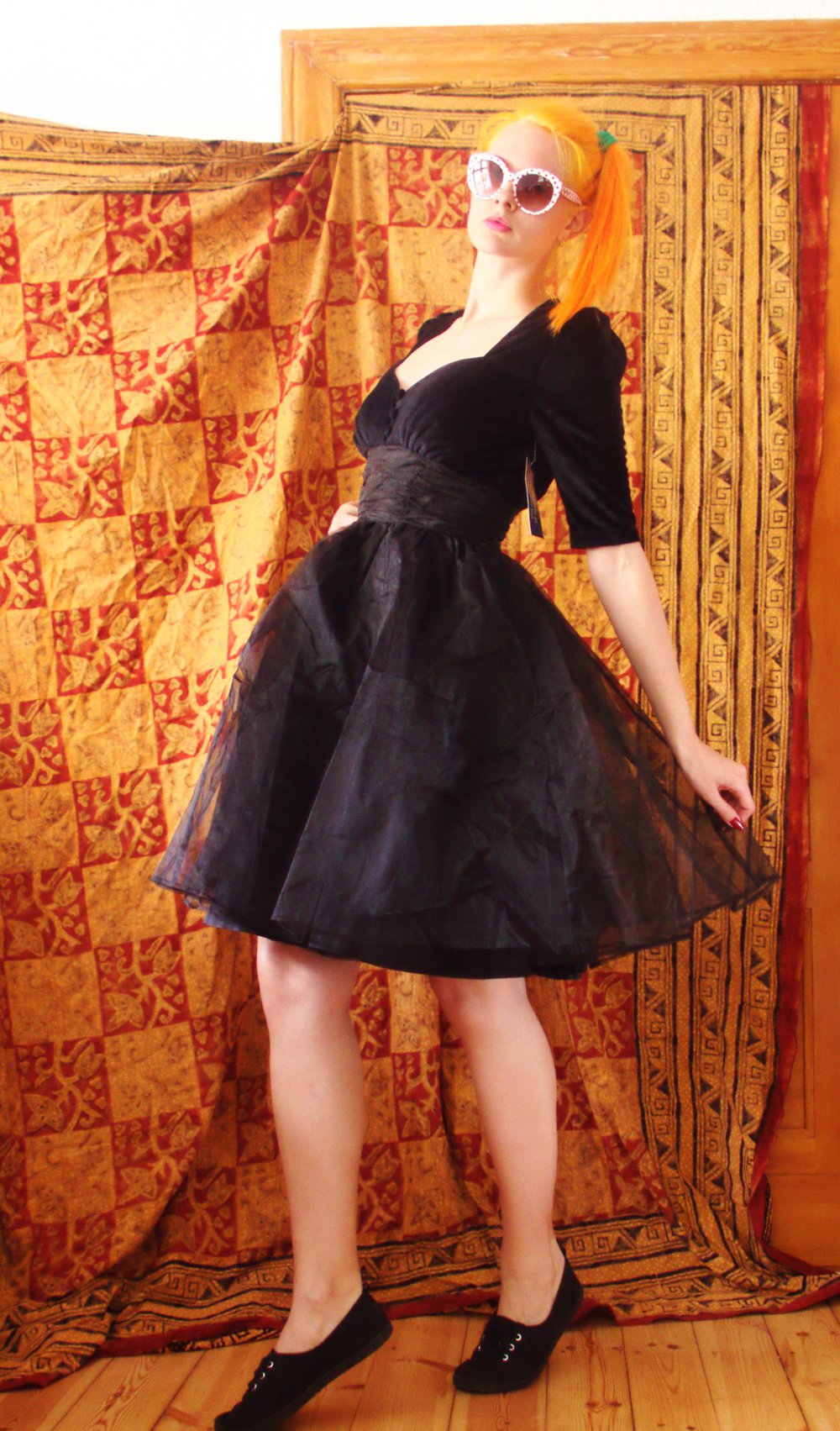Schwarzes Prinzessinenkleid Gr. XL L Samt Tüllrock Petticoat retro Gothic