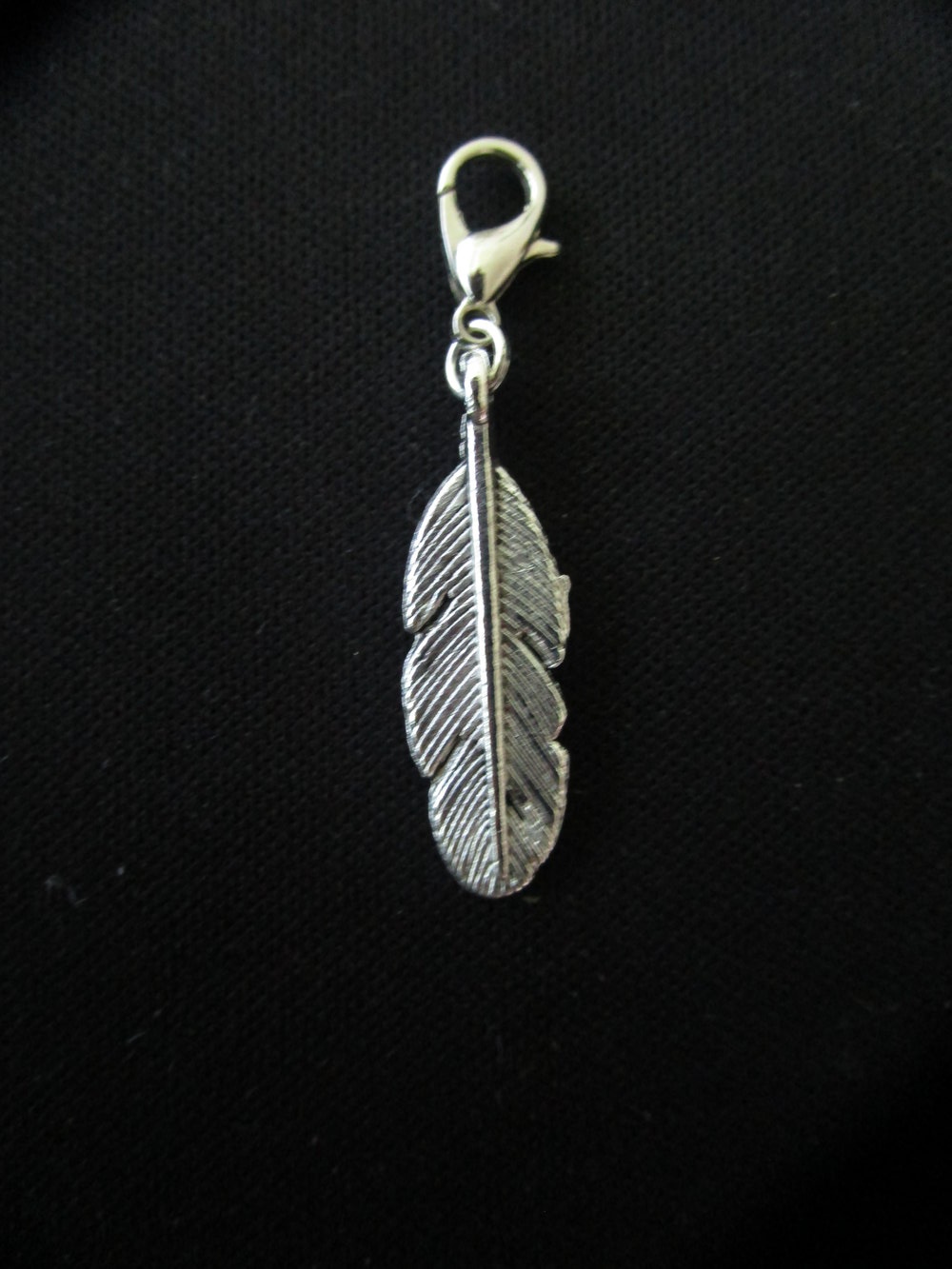 Charmsanhänger Feder NEU