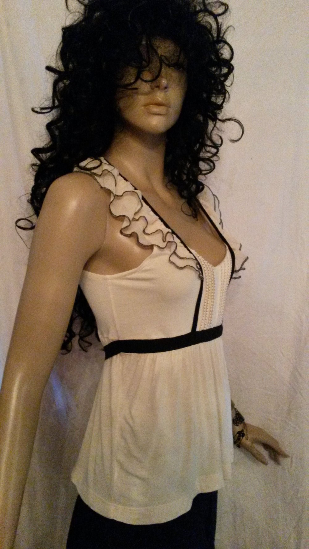 Creme -farbenes Shirt mit Biesen 