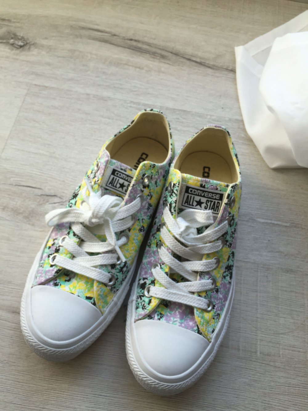 Converse all Star Chucks mit Blumenmuster 37,5