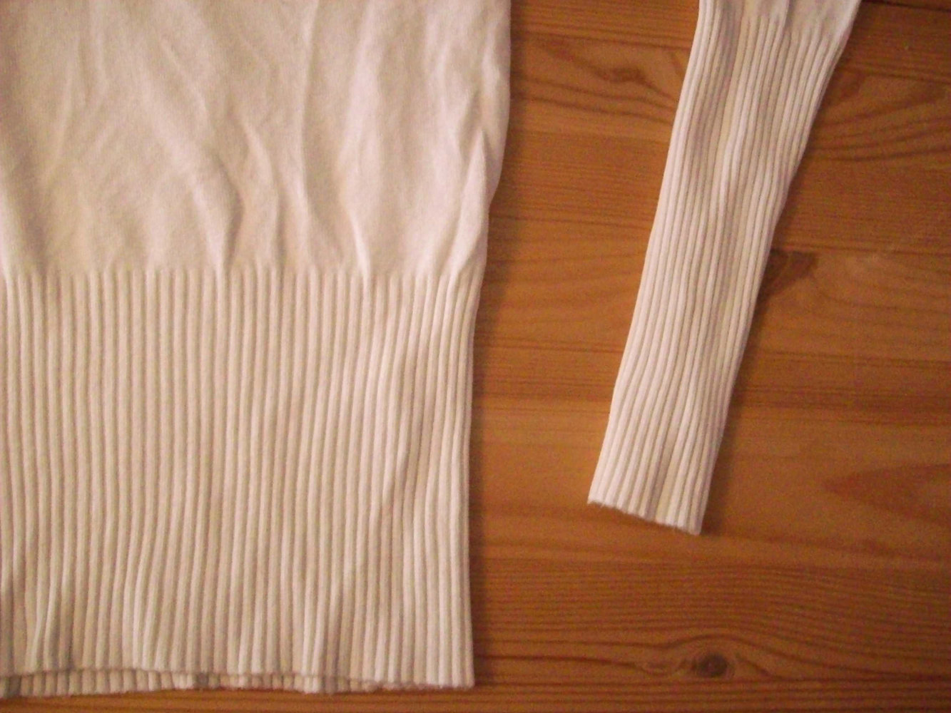 Amisu- wunderschöner,leichter Pulli Gr. ca S 36/38