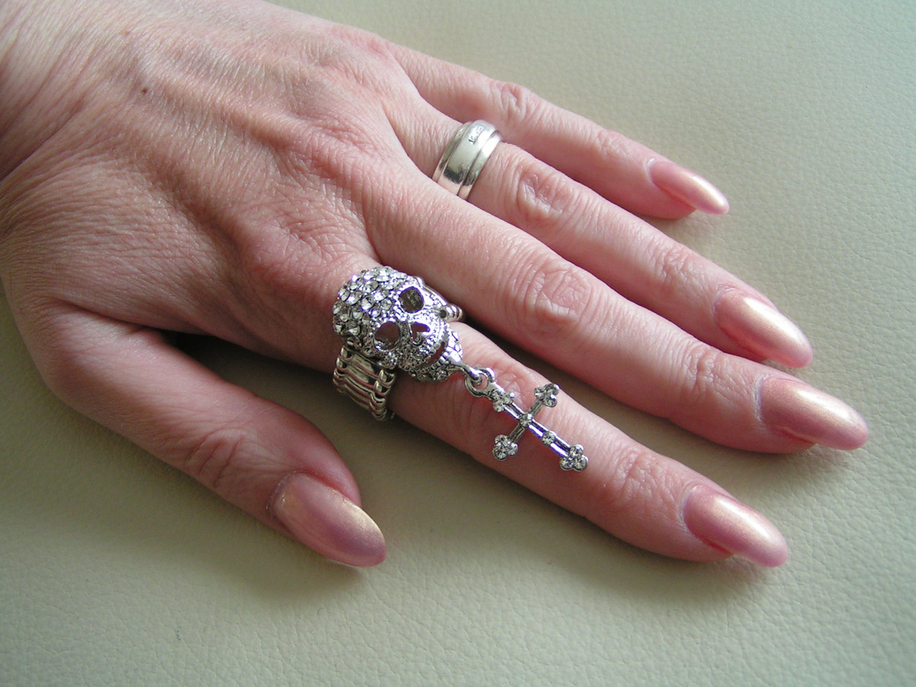 Traum Totenkopf Skull Kreuz Ring Flexibel neu