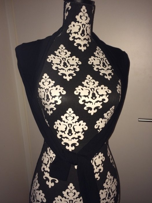 einfacher schwarzer Bolero langärmlig