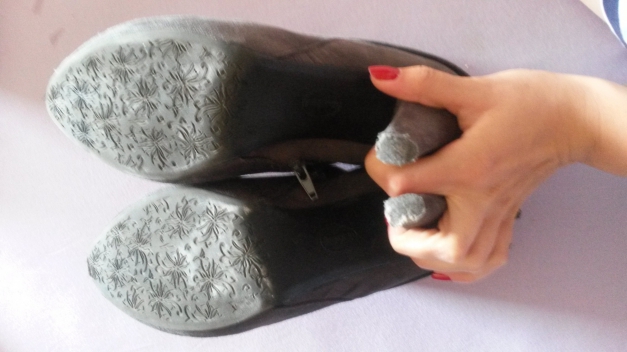 Stiefeletten in Wildlederoptik mit hohen Absatz