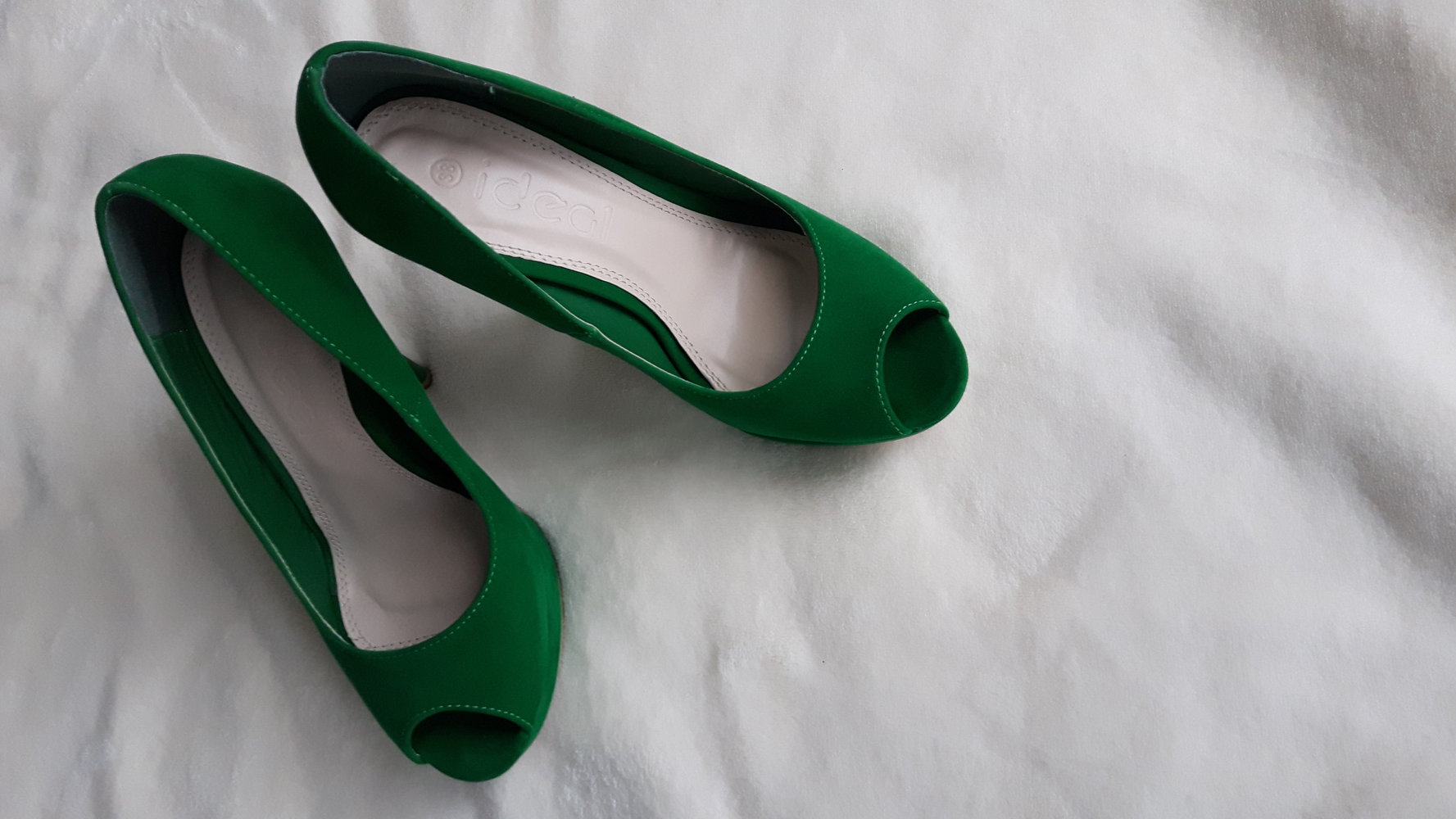 Sexy Peeptoes in grün von ideal