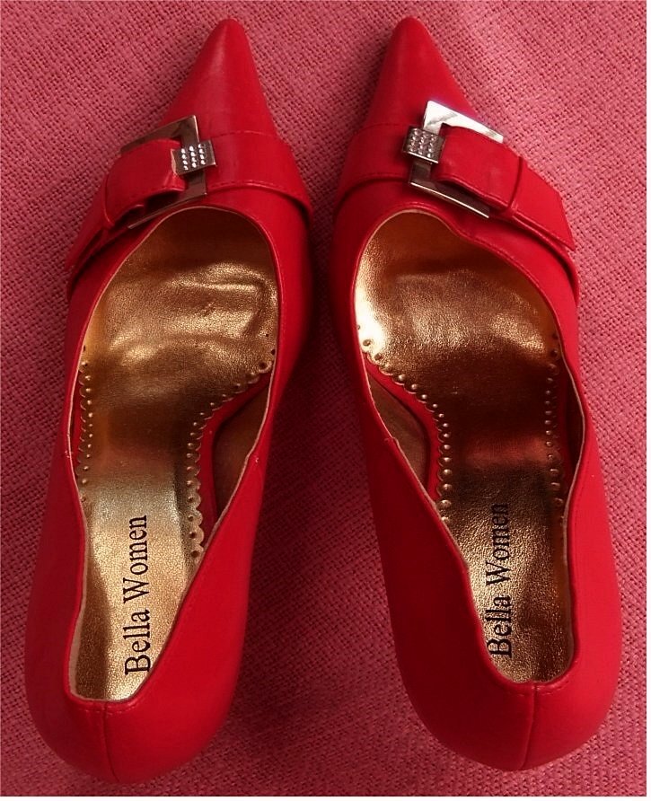 Spitzlaufende Bella Women Pumps rot mit Schnalle - Größe 38 - Absatz ca.8,5 cm