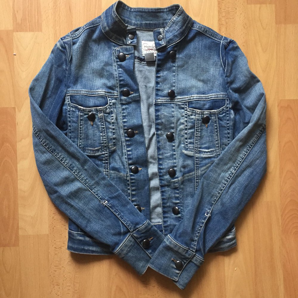 Blaue Jeansjacke von Mango