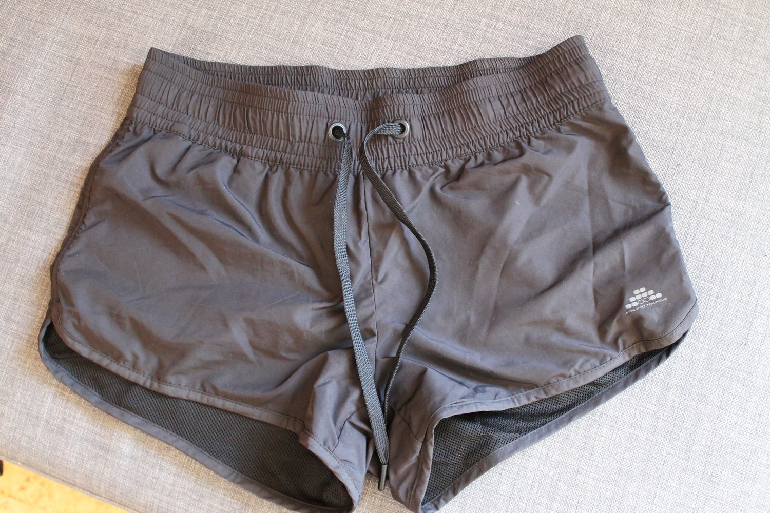 kurze Sporthose schwarz