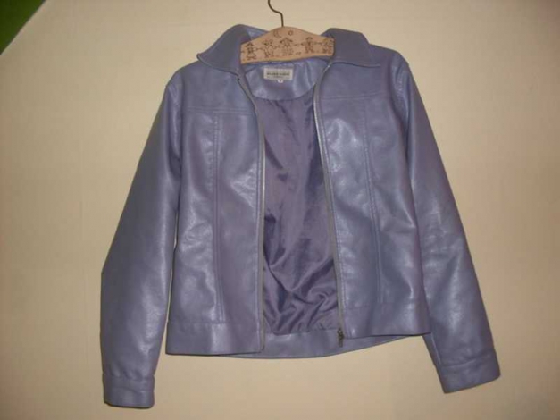 lila kunstlederjacke