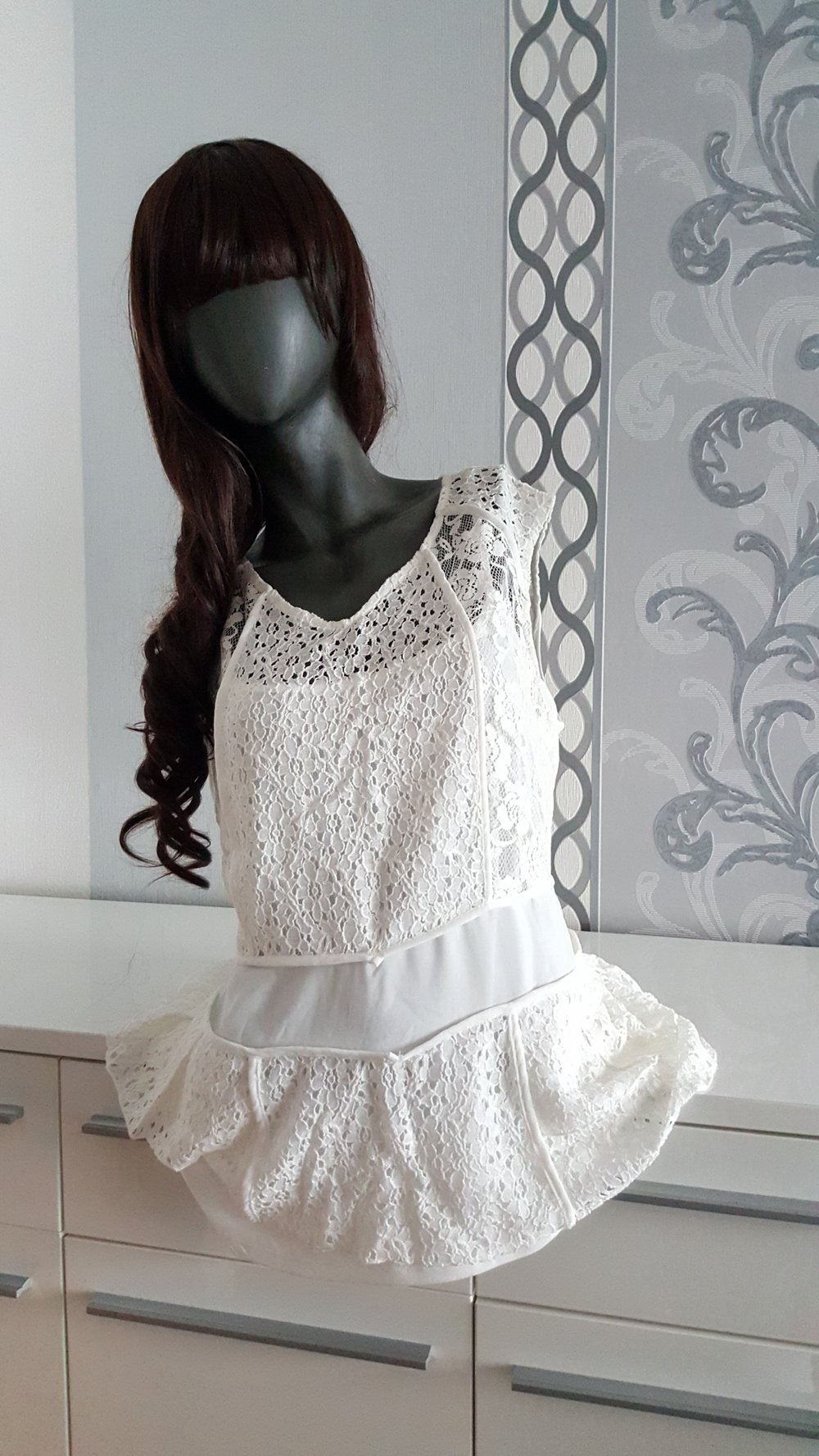 Schönes Spitzen Oberteil weiß mit Untershirt und Flügel XL 40 / 42