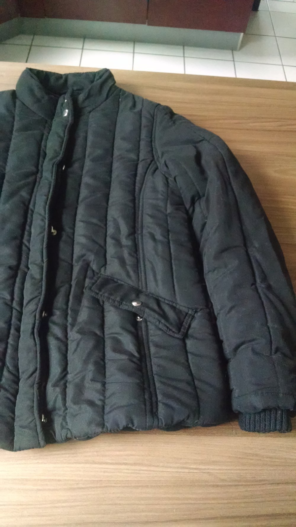 Schwarze Steppjacke