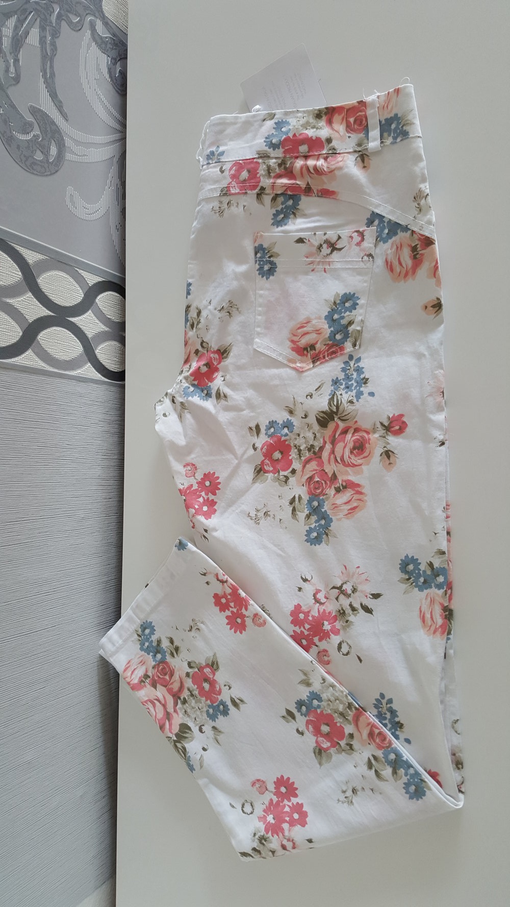 Blumige Hose Vintage weiß ausgez. XL L M 38 40 Neu Blumen