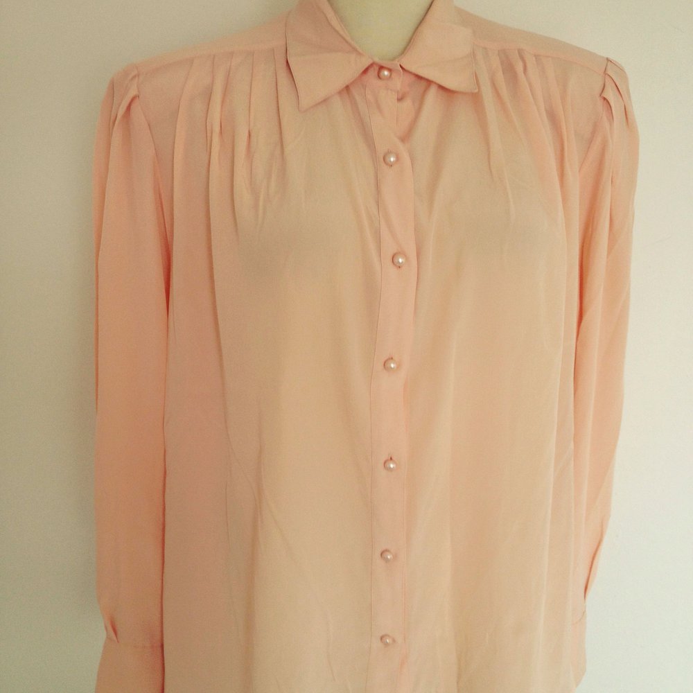 Superschöne  Bluse Aprikose Farbe 