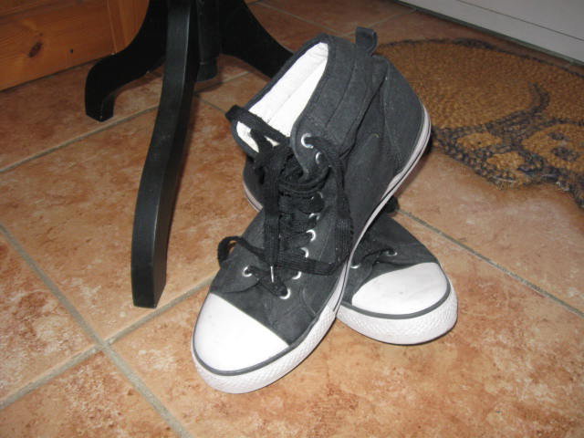 *** Knöchelschuhe mit grüner Zunge ***