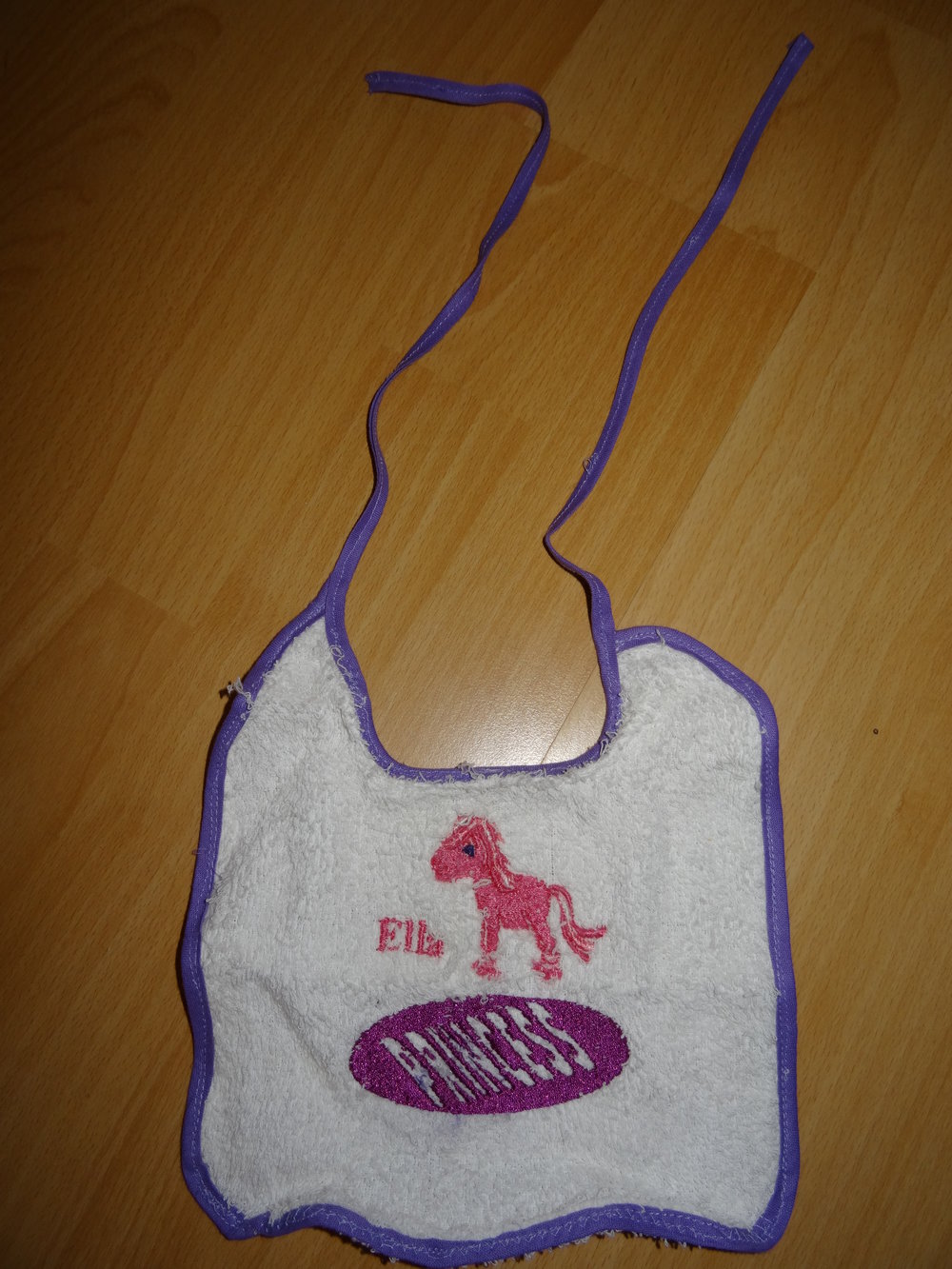 Lätzchen ELLA Unikat Handarbeit ! - LESEN !