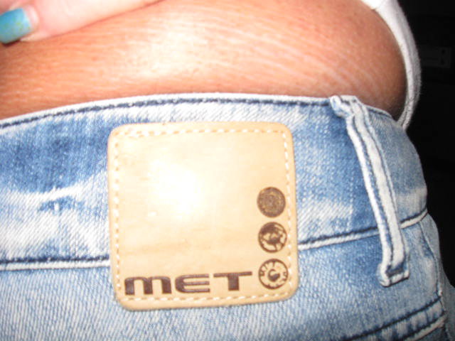 *** Fetzige Jeans mit Löchern ***