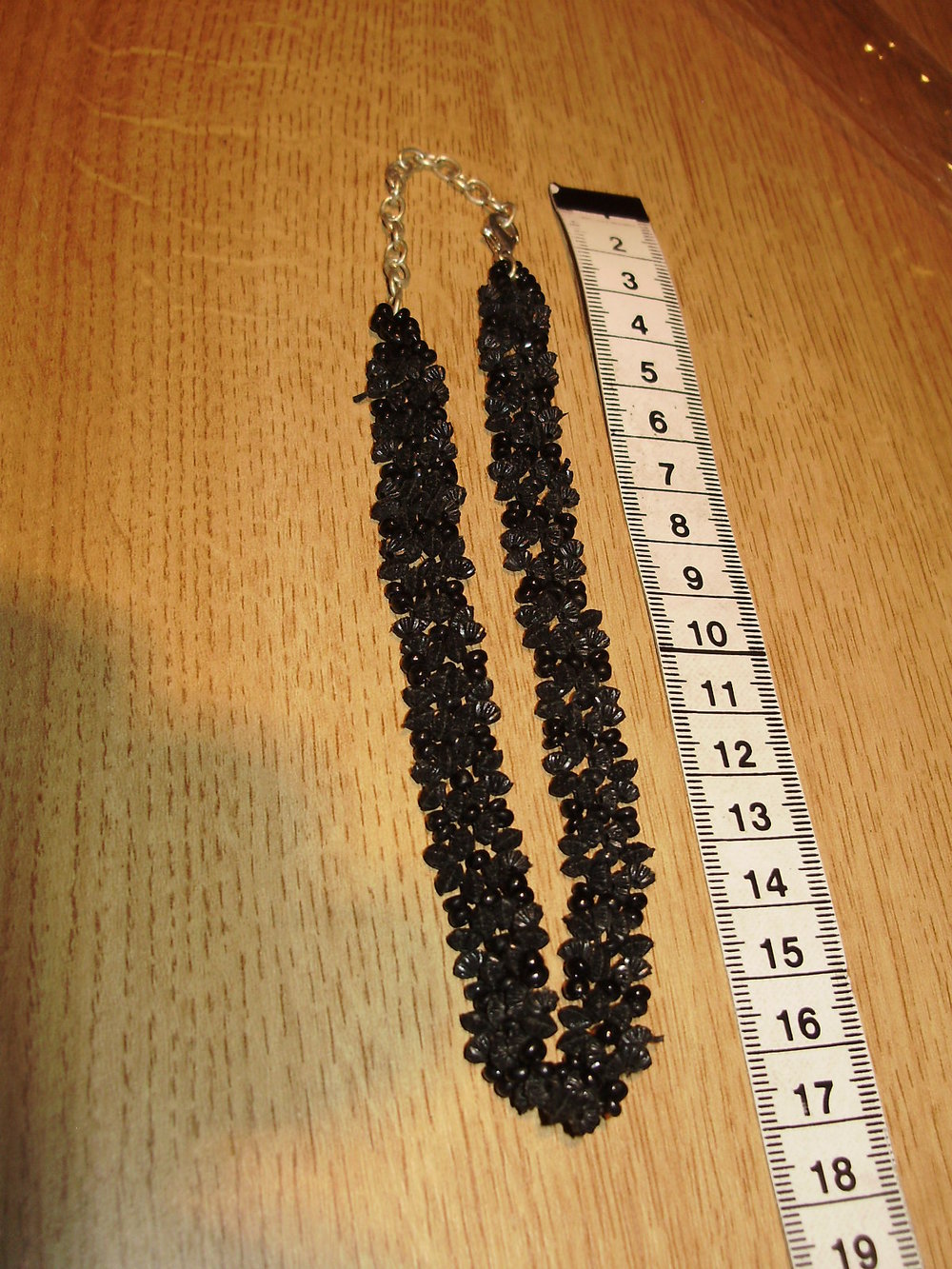 Kette Schmucksteine schwarz enganliegend neu