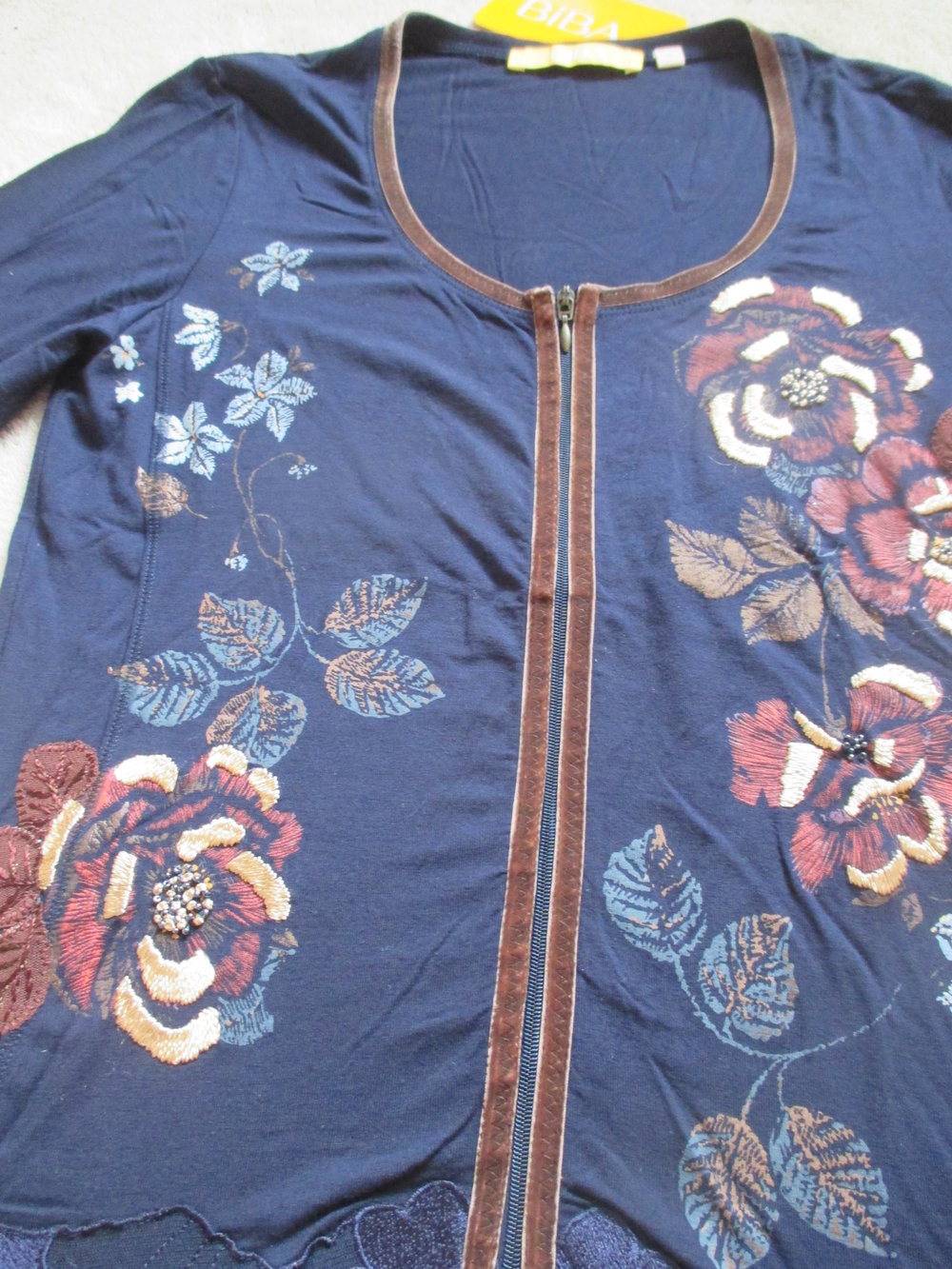 NEU * Blumen * Blüten * Flower * Glitzer Perlen Stickerei * Spitzen * Samt * Longsleeve T- Shirt * Jäckchen * Cardigan 