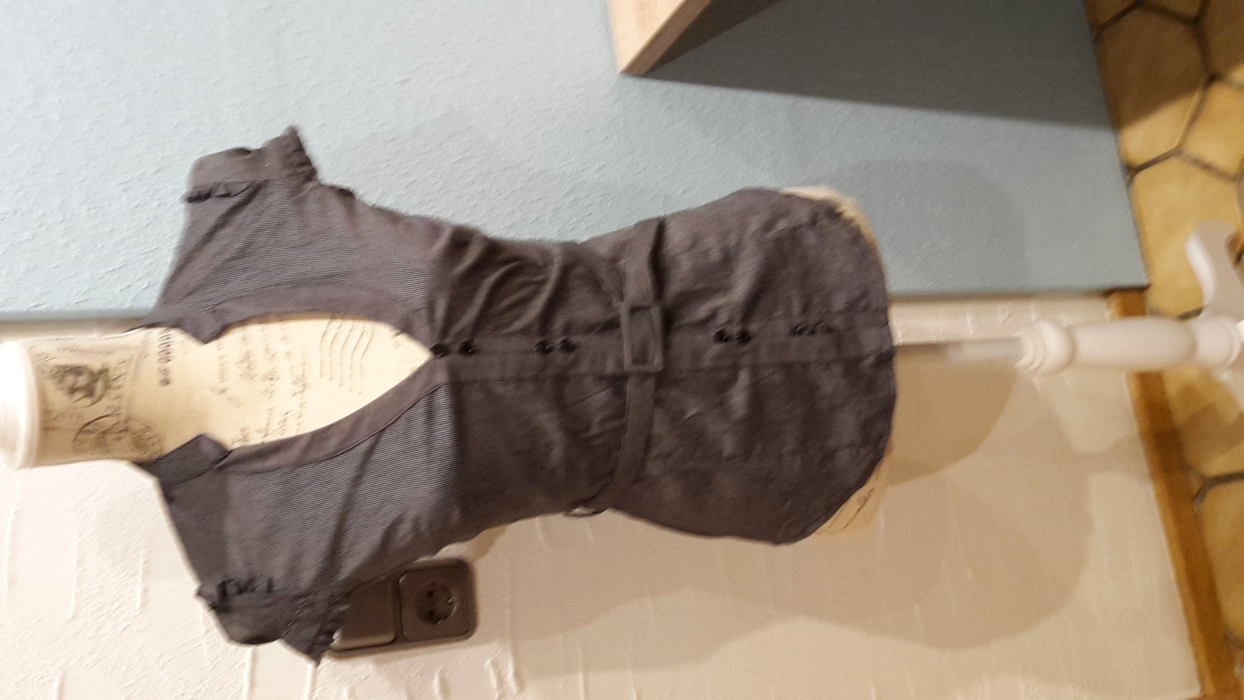 süße kurzärmlige Bluse schwarz weiß nadelstreifen