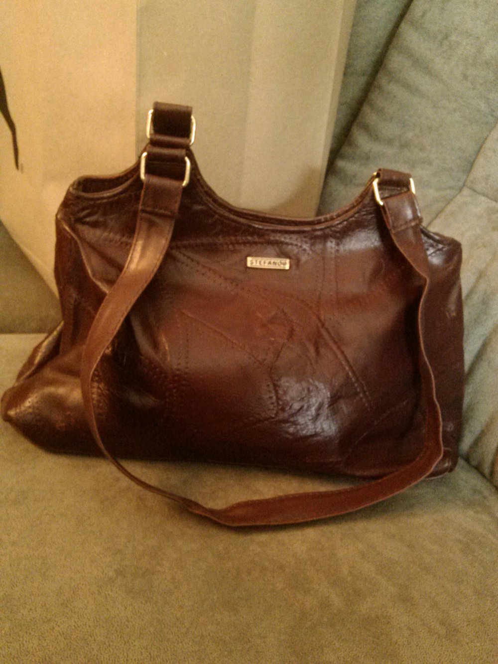 Handtasche aus braunem Kunstleder 