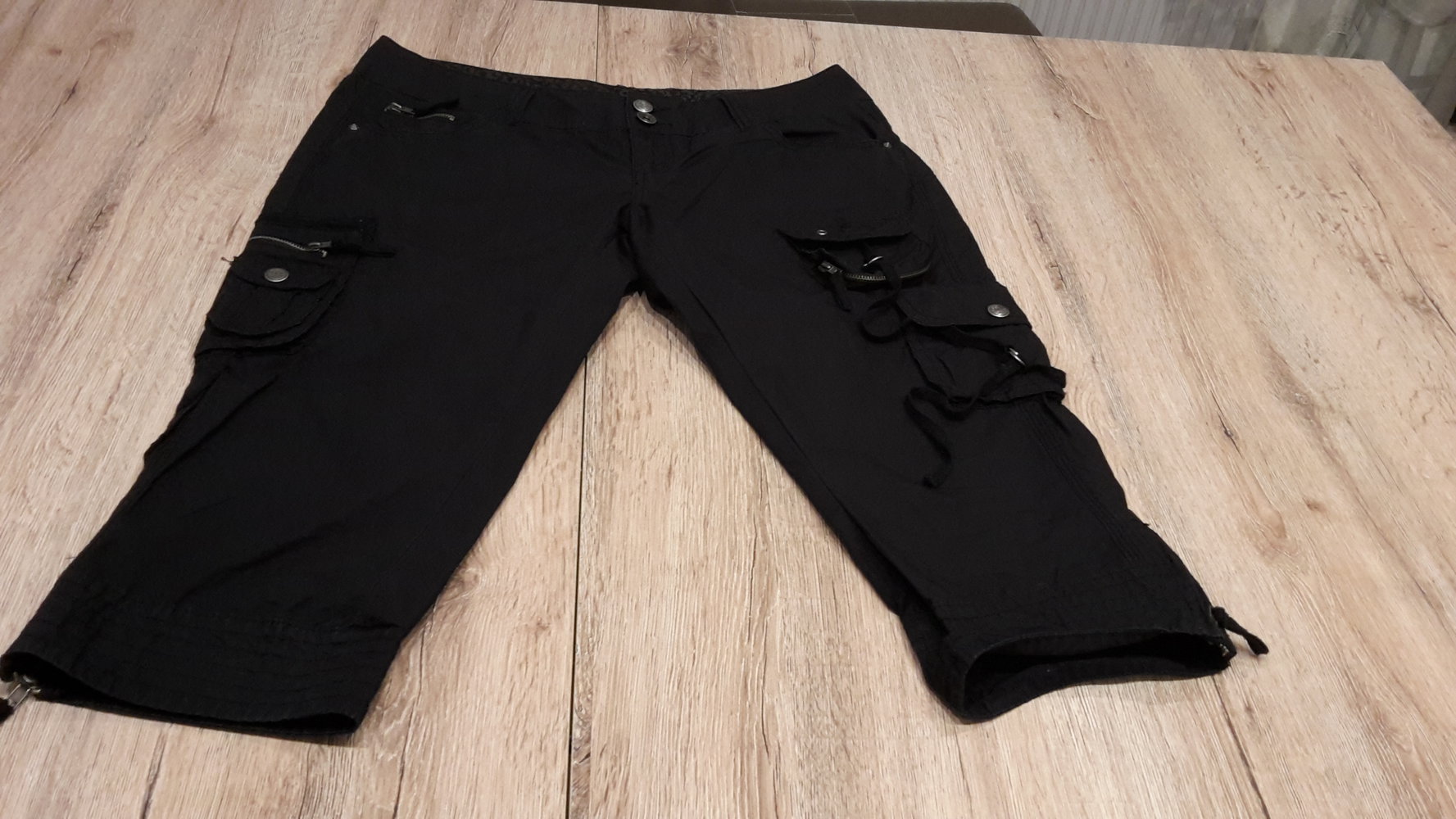 gr. 38 schwarz, 7/8 hose kurz bermuda gothic emo punk rock sommer