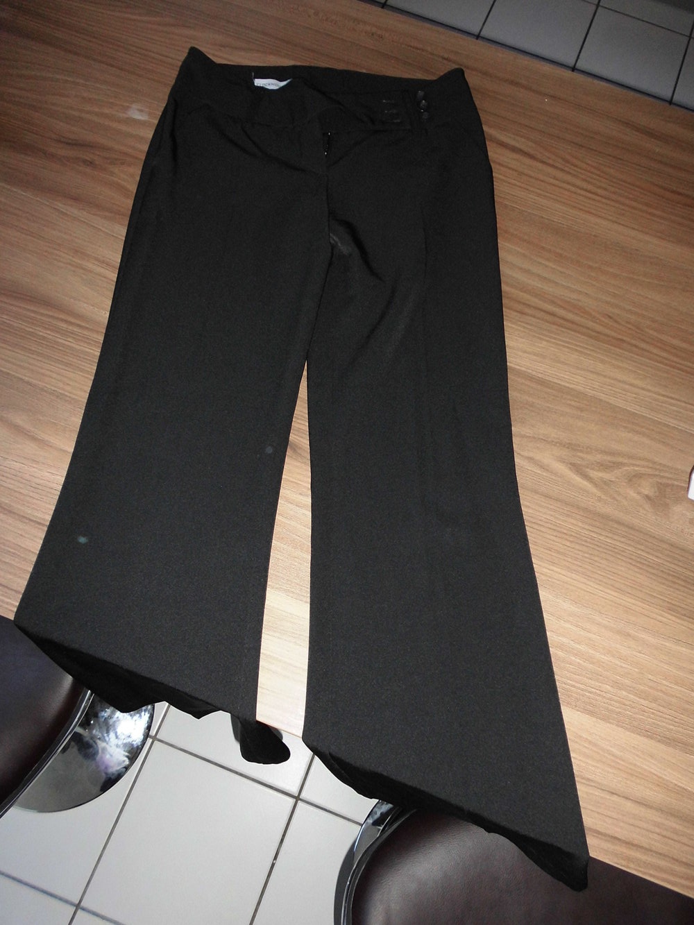 Schwarze Anzugshose mit Bügelfalte