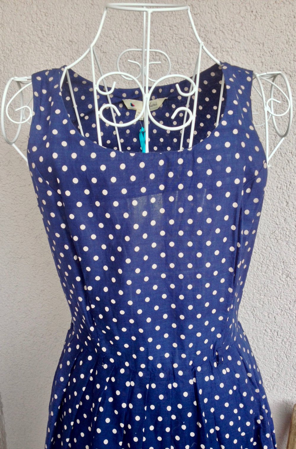 Neu! Wunderschönes Kleid mit Pünktchen und ausgestelltem Rock von Yumi