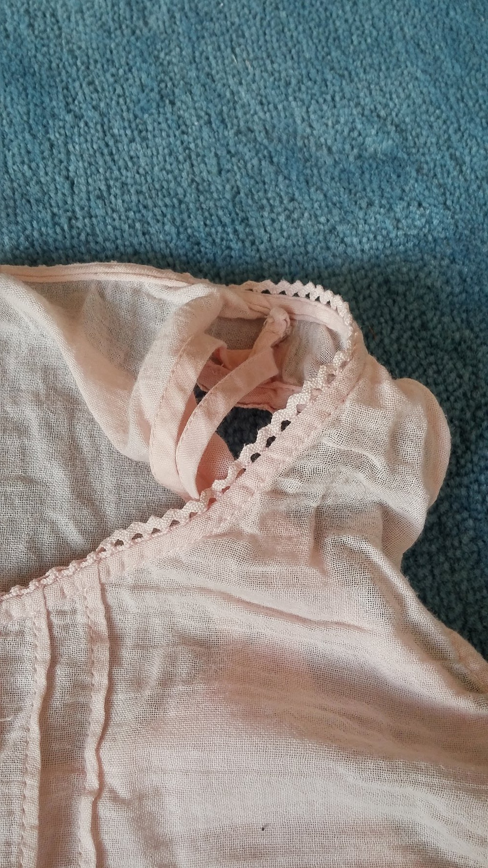 Wunderschönes feminines Sommerkleid