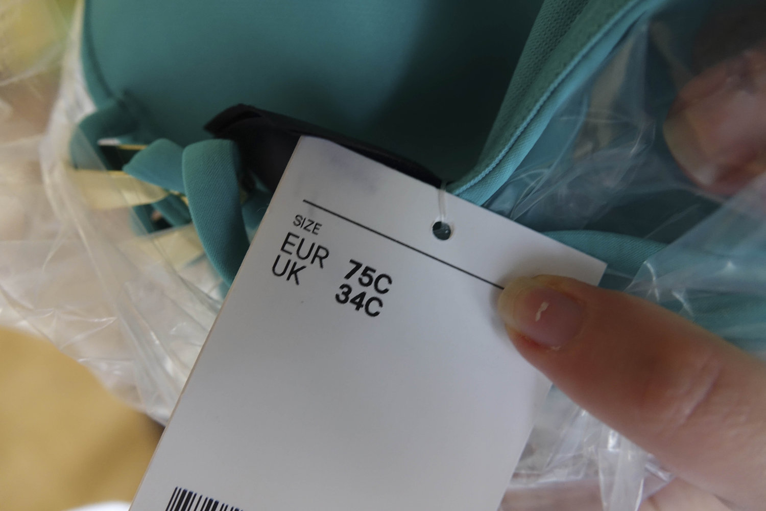 Schicker Türkisfarbener Bikini mit goldenen Accessoires NEU