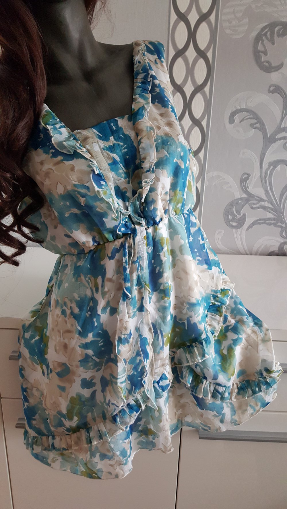 Blau Weißes Kleid mit Rüschen ausgez. 42 evtl. 40 L XL