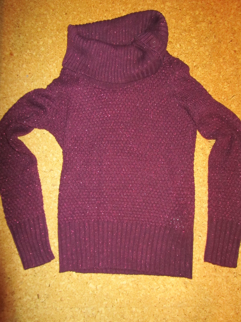 Magentafarbener Pullover mit Glitzerfäden Herbst Winter Weihnachten