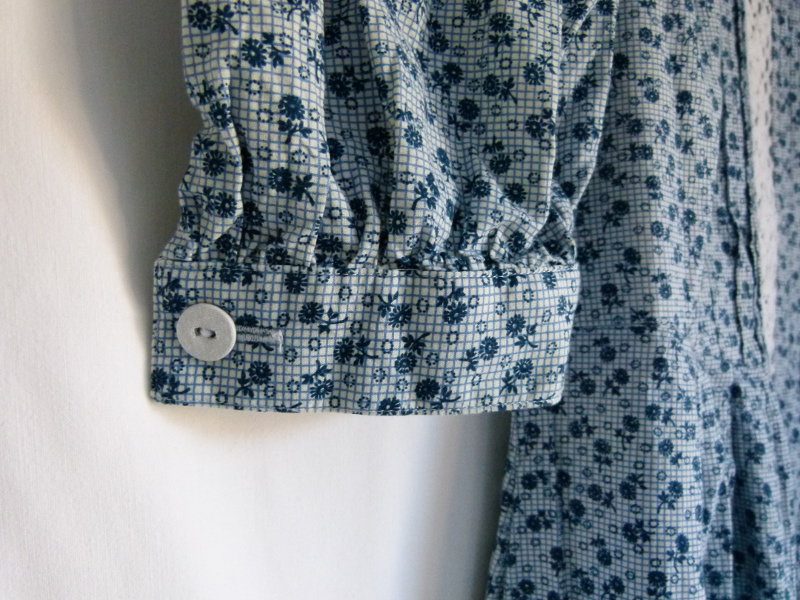 Folklore Kleid, hellblau blau mit Blümchenmuster, Trachten Mori Landhaus Retro Vintage Floral Hippie