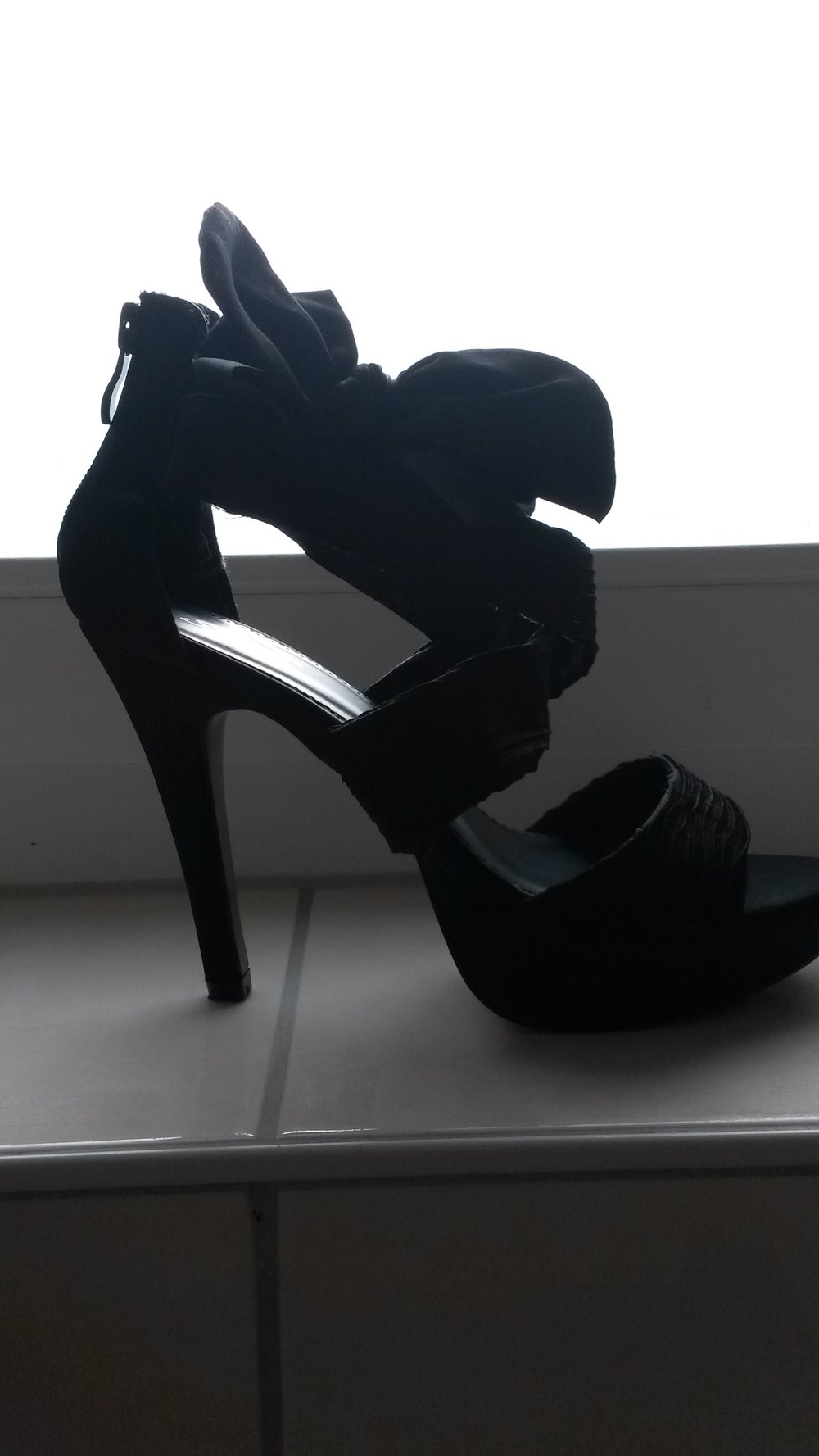 sexy schwarze Highheels mit Schleife