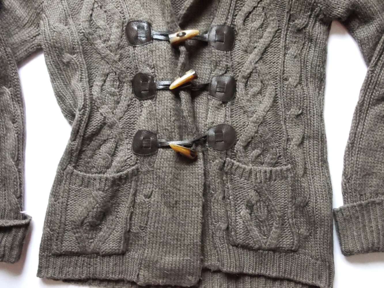 Strickjacke mit Toggle Verschluss khaki braun Gr.S/M 38 Weste warm Winter Strickjacke Wolle Pulli dick Knebelverschluss