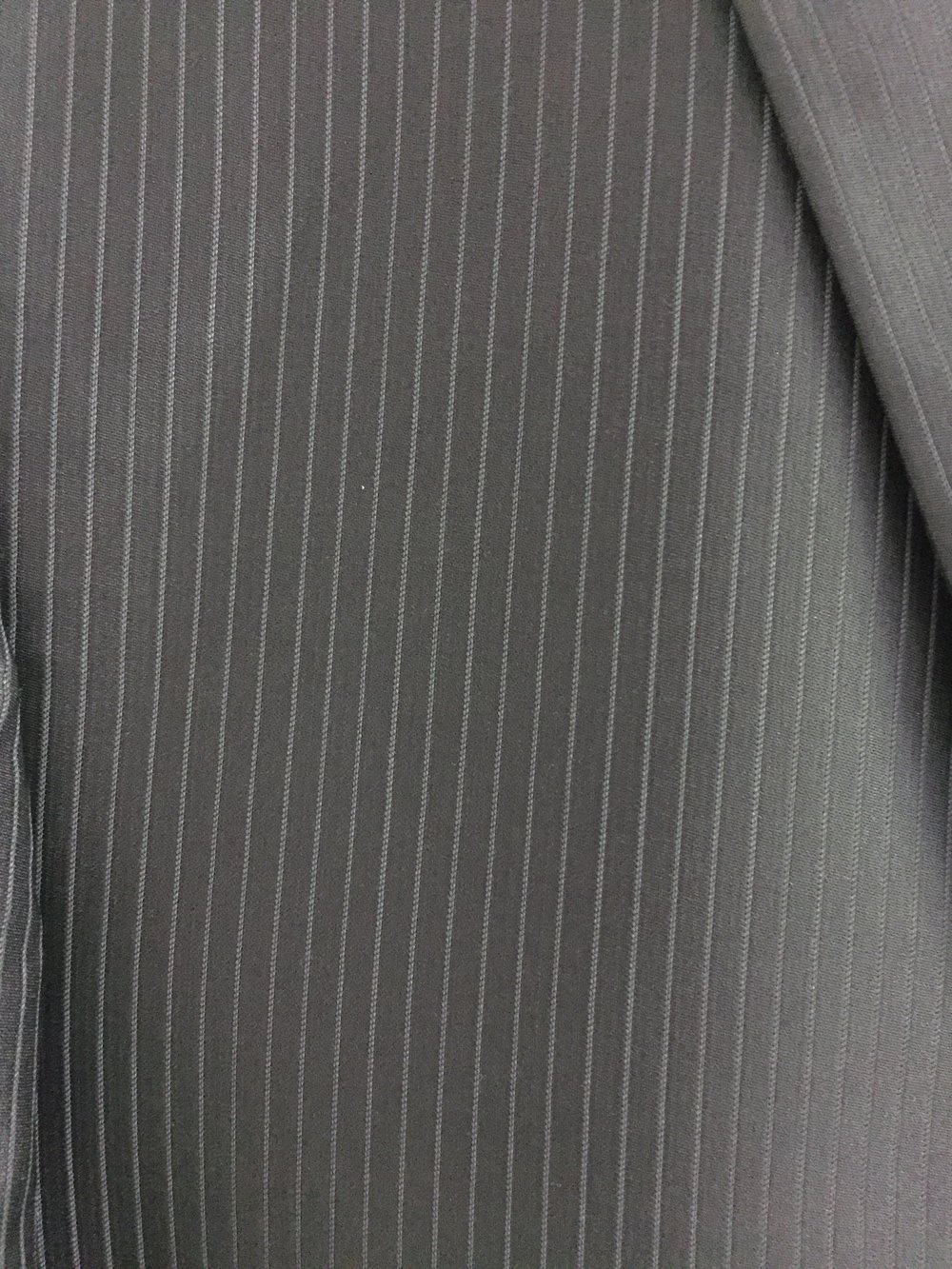 Schwarzer Anzug mit silbergrauem Streifen Gr. 54 inkl. Weste und Plastron