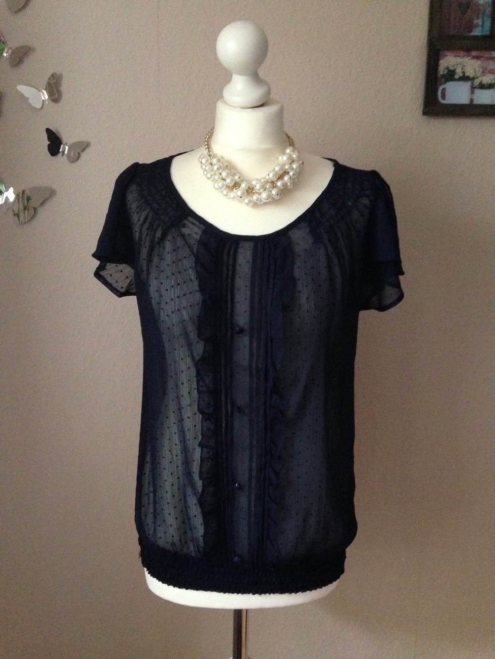 NEU - Leichte Bluse in dunkelblau mit Punkten