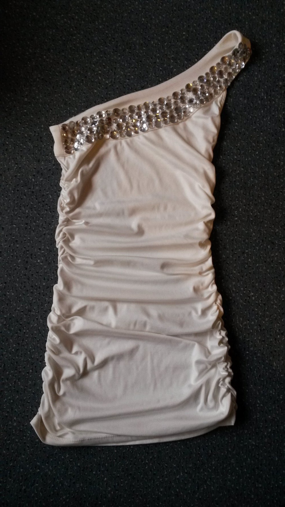weißes Partykleid, one shoulder mit glitzer Steinen