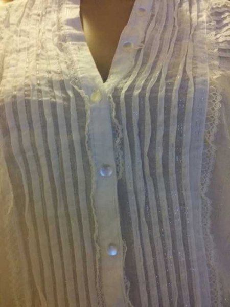 Super süße Bluse mit Spitze Details von attentif 