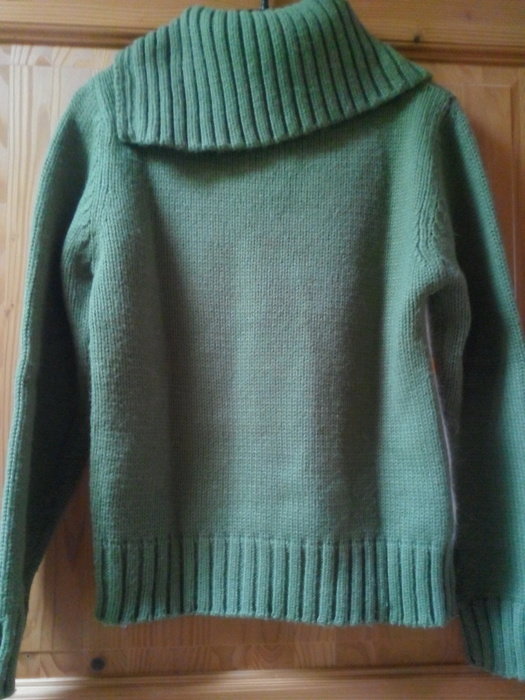 Pullover in grün