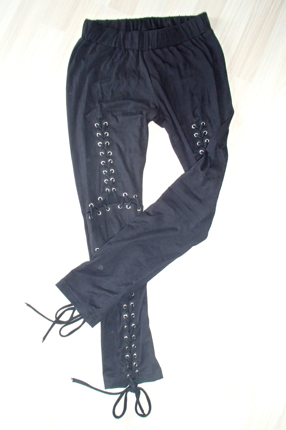 E.M.P Geschnürte Leggings