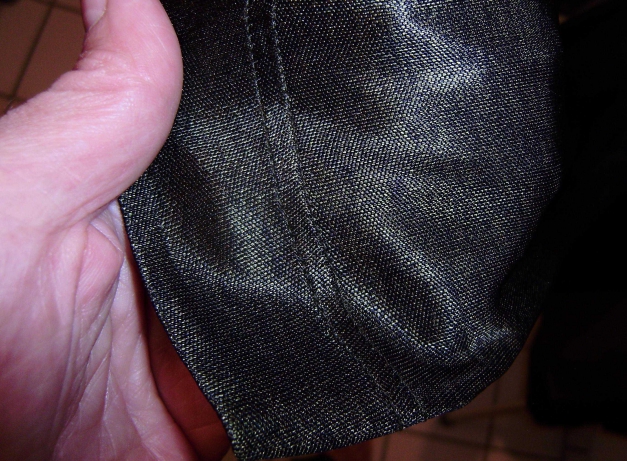 Longshirt von Vicini Gr. 40, dunkelgrün langärmelig glänzend