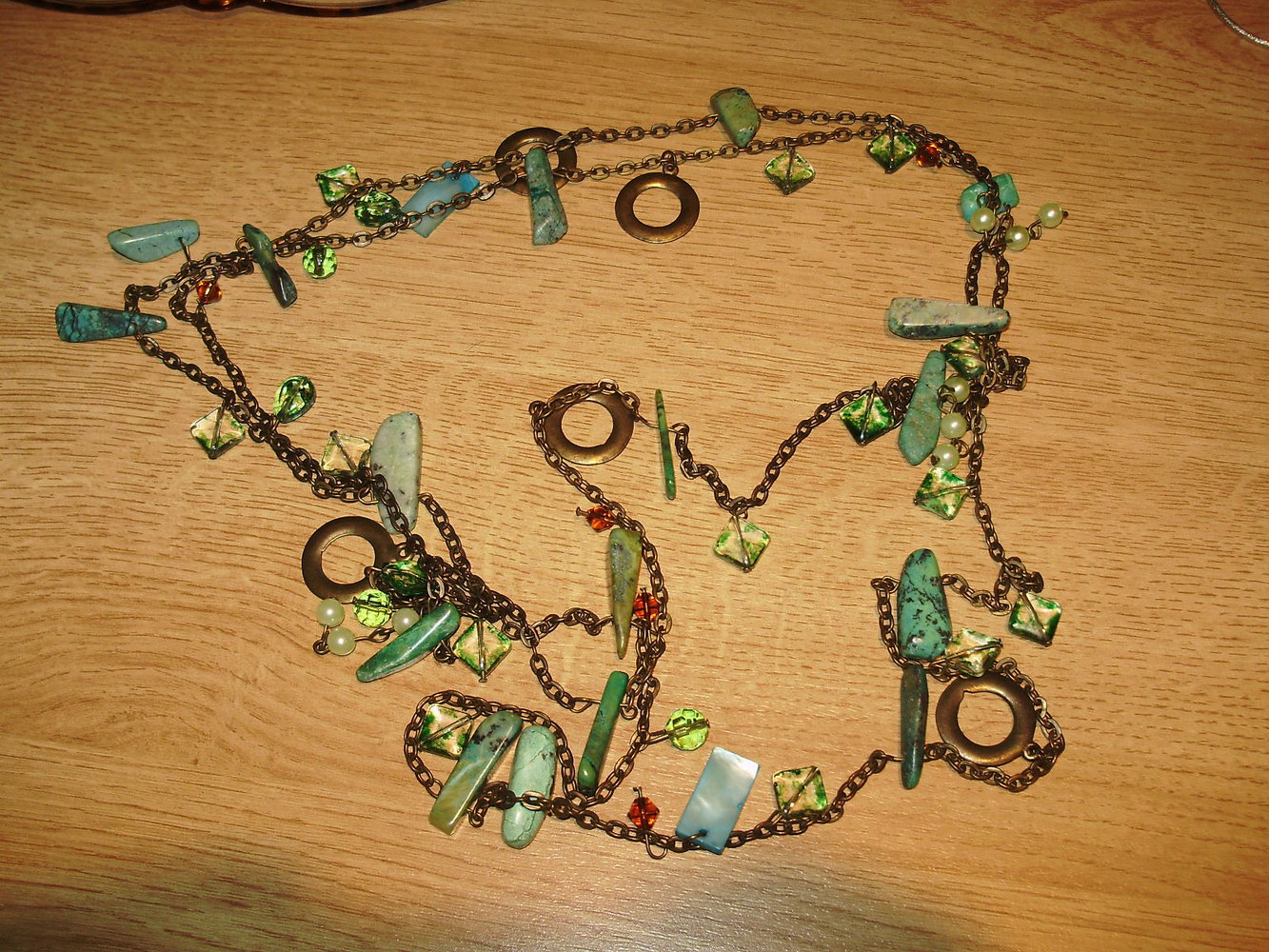Kette sehr lang Steine grün bronzefarben wie neu