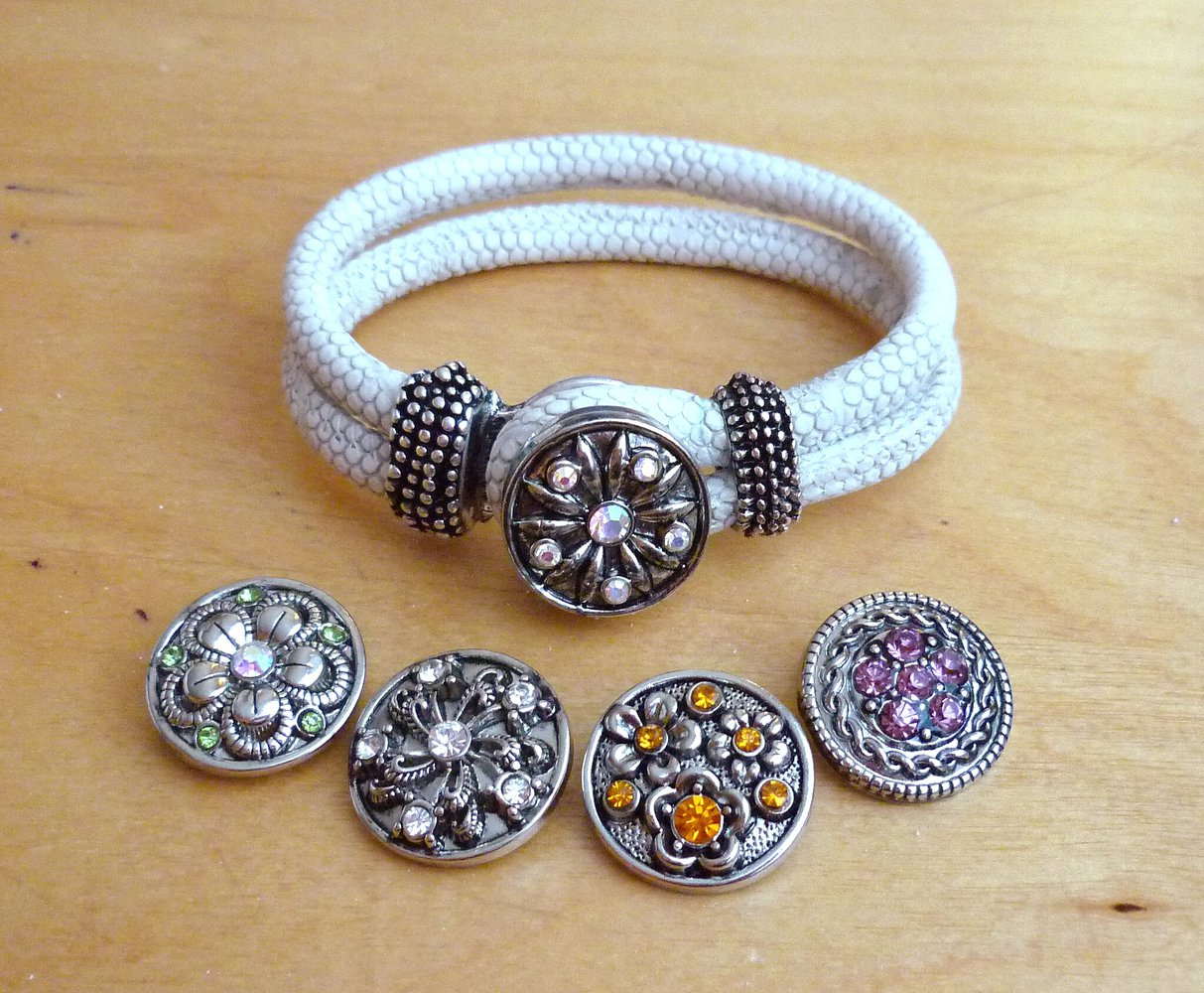 Chunk Armband mit 5 Chunks weiß silber Steine Antik Look Gothic Romantik Ornament glitzer